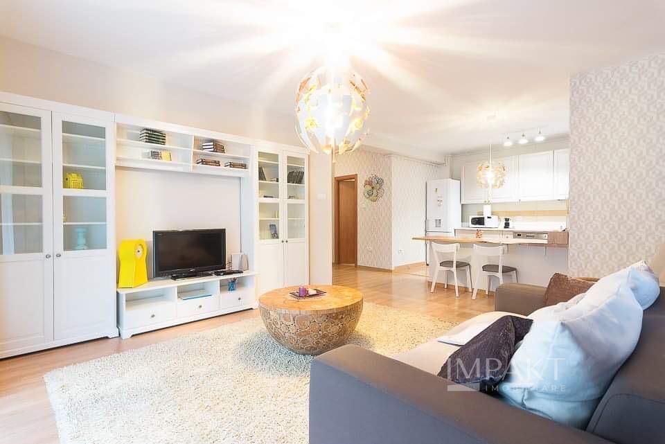 Apartament superb cu 2 camere, cartier Andrei Muresanu! - Poză 2