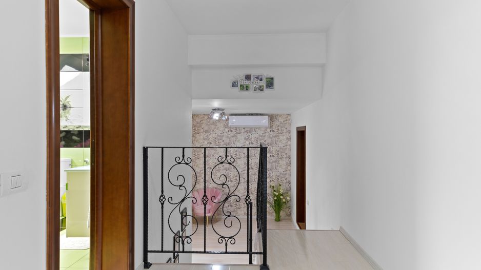 DE VANZARE  Vila 9 camere Colentina - Poză 34