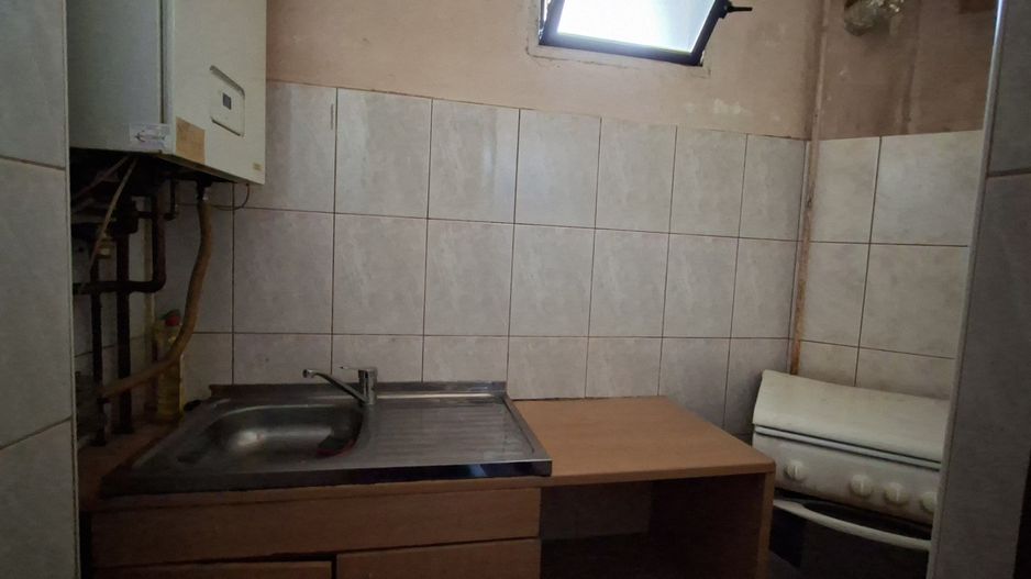 Apartament cu 3 camere - zona semicentrala - Poză 10