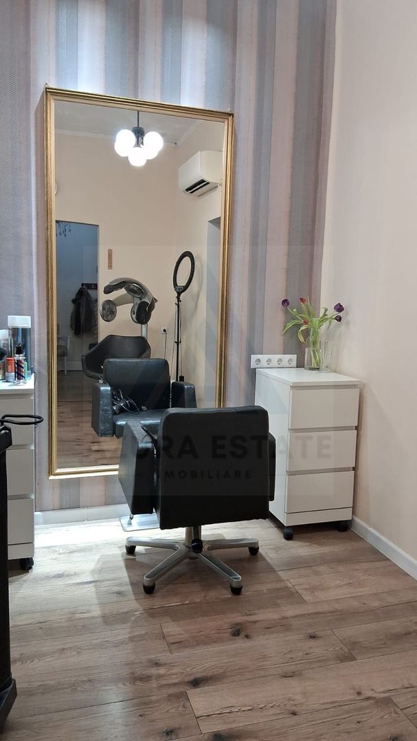 Spatiu cu punct de lucru coafor manichiura gene ultracentral Balcescu - Poză 1