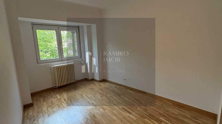 4 camere  etaj 1 /450 m METROU UNIRII - Poză 12