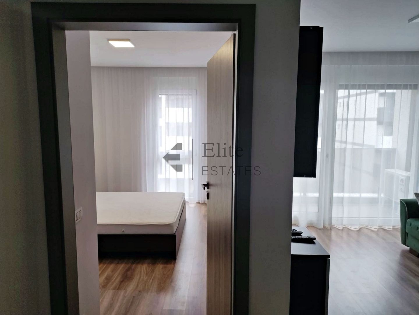 Apartament modern cu 2 camere West Residence - Poză 5