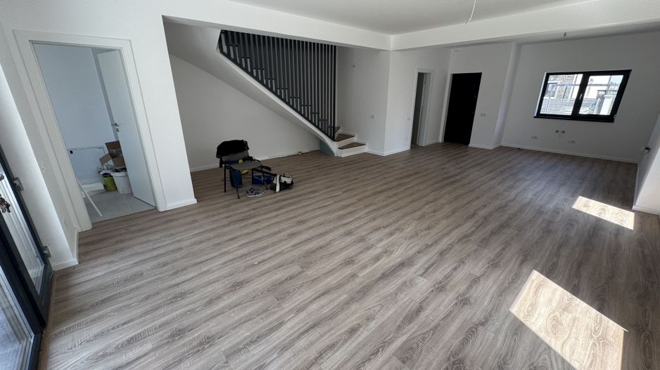 Vile Otopeni 23 august 5 camere, TOATE utilitatile - Poză 3