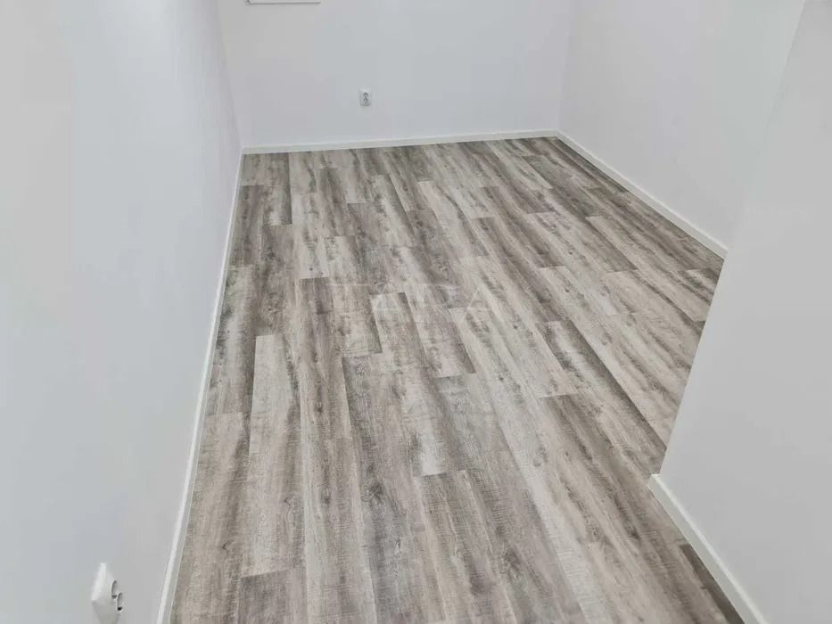 Camera/ Spatiu perfect pentru birou sau depozitare - Poză 4