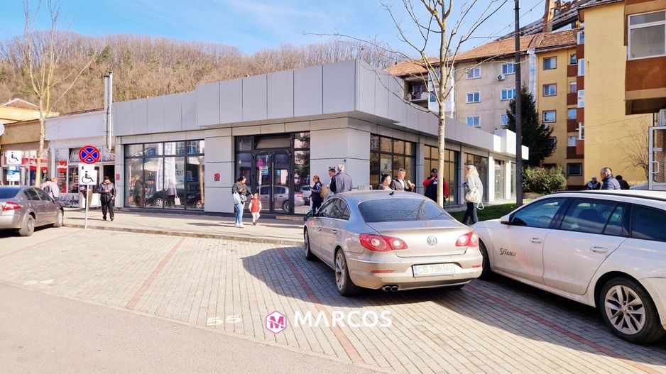 Spațiu comercial cu vad excelent la Piața Sud - ID 1072 - Poză 2