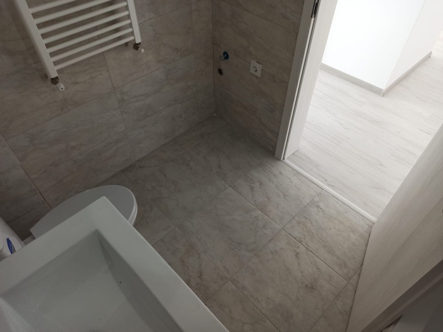 2cam.studio/53mp/strPostalionului/STB241-1min/metrouApPatriei-15min - Poză 6