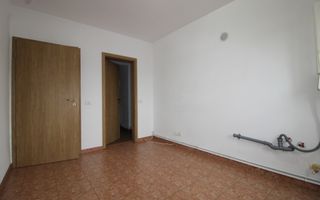 8 incaperi, 2 bai, centrala proprie, 3 locuri de parcare; Lipovei. - Poză 16