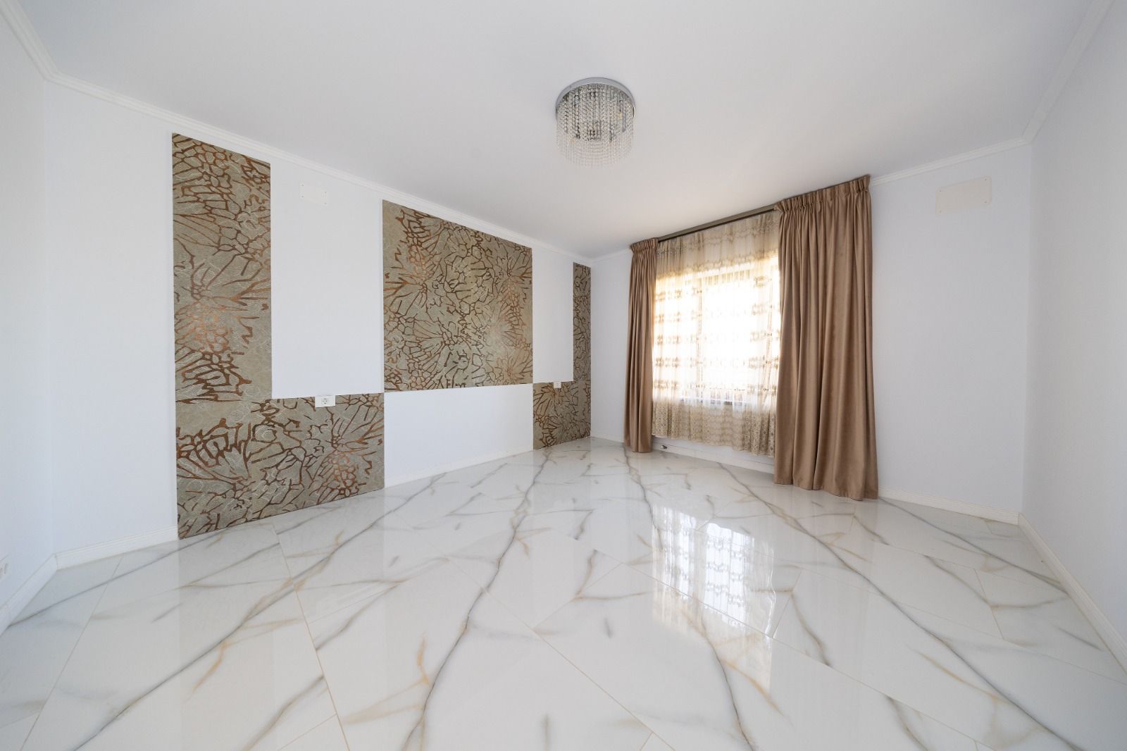 Casa 6 dormitoare+4 bai -1500 mp teren-Sacele - Poză 7