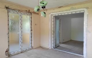 Casă cu teren generos în Dărmănești, DB– oportunitate pentru locuit/investitie - Poză 4