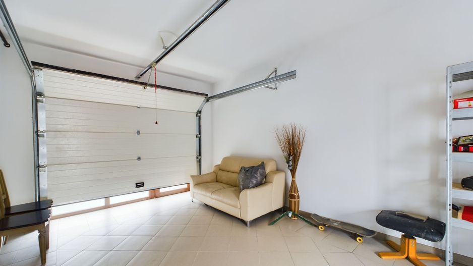 Casă modernă în Giroc, complet mobilată și utilată - Poză 11