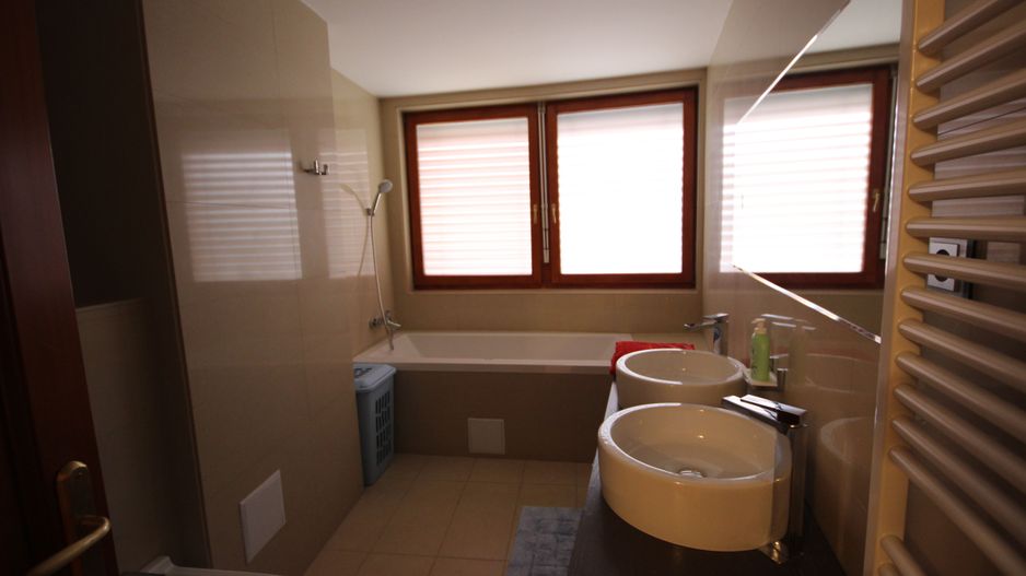 Casa pretabila birouri, camin de batrani - Poză 15