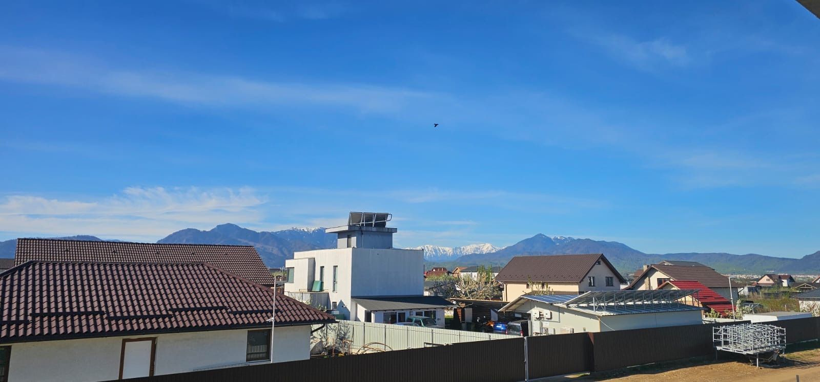 VILĂ CU DESIGN MODERN ȘI PRIVELIȘTE SPECTACULOASĂ CĂTRE MUNȚI - Poză 3