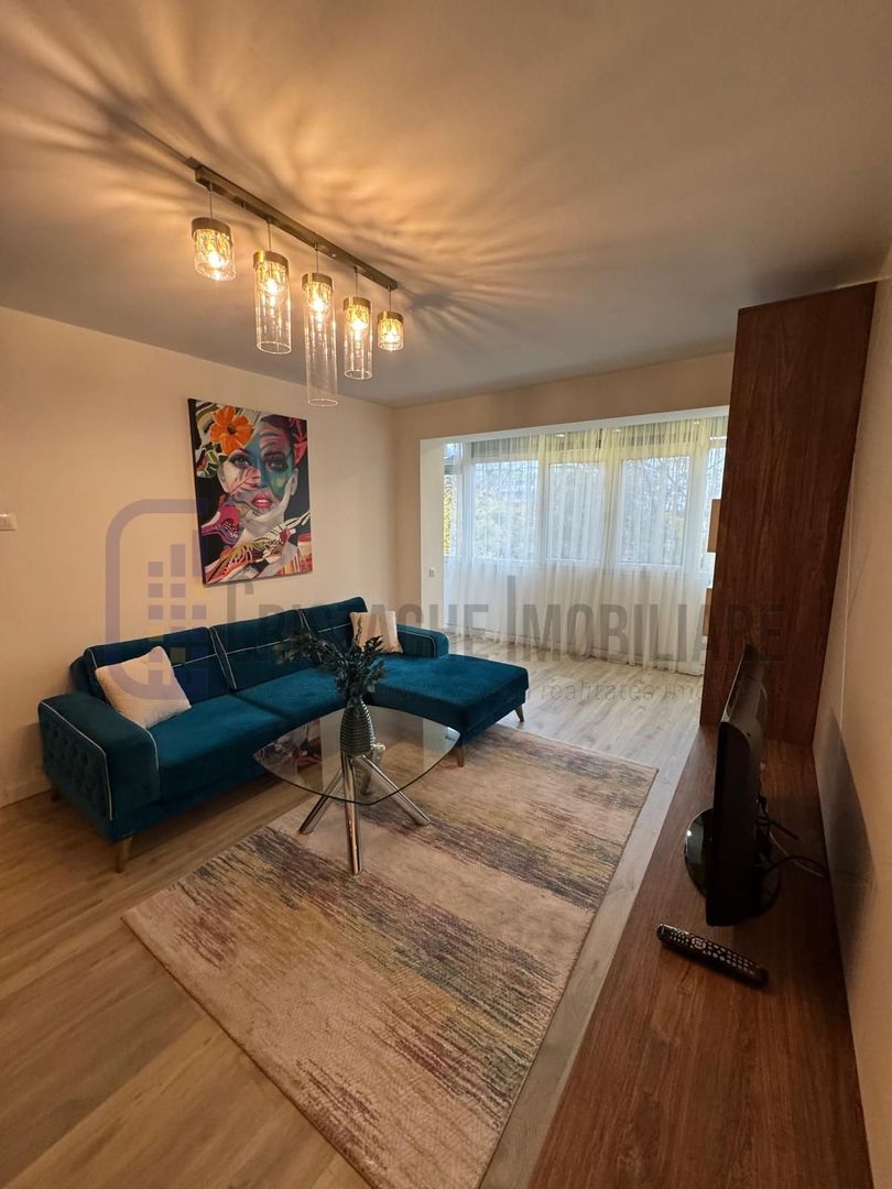 Apartament 2 camere, renovat si amenajat modern, metrou P-ța Unirii la 10 min. - Poză 24