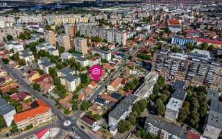 Casă în Vlaicu cu garaj și teren de 376 mp, Arad - Poză 1
