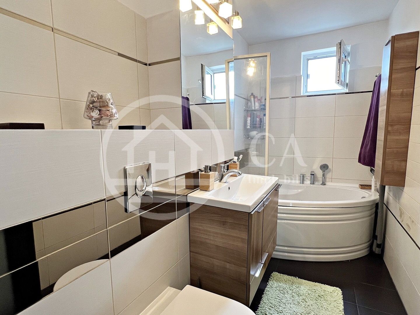 Apartament de inchiriat cu 4 camere in zona ultracentrala, Oradea - Poză 3