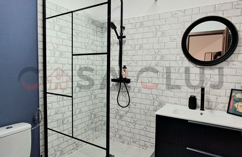 Apartament la  Curte Comuna, Terasa, Zona Centrală!! - Poză 10