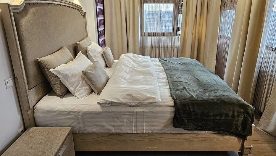 inchiriez apartament 3 camere - Poză 2