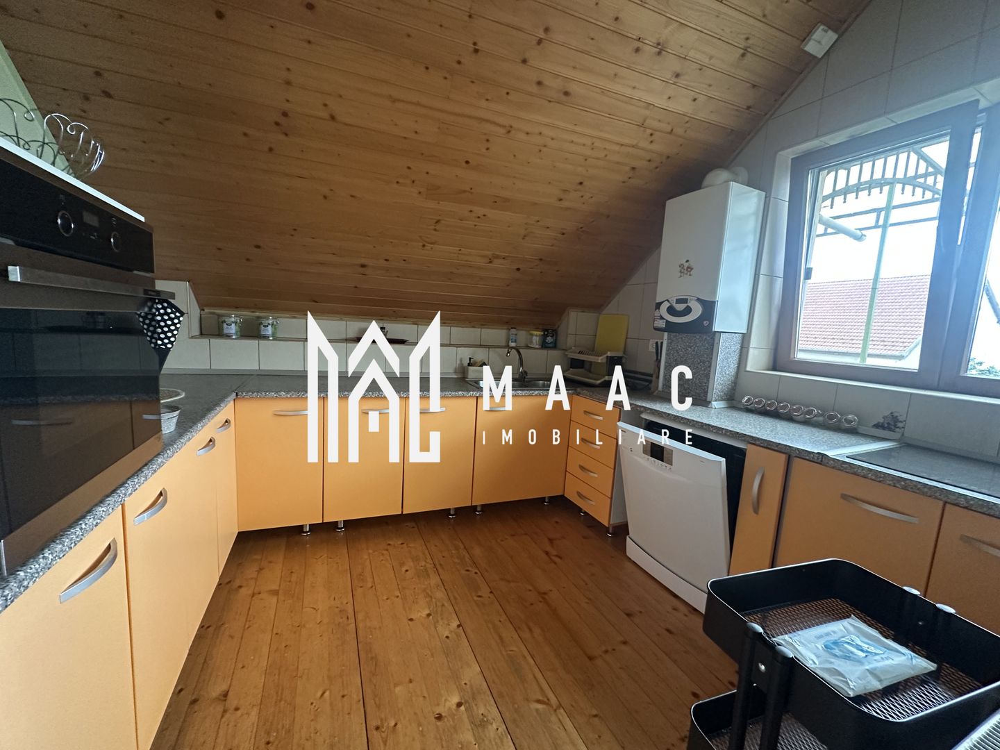 Mansardă  | Curte proprie | Garaj | Zona Țiglari - Poză 3