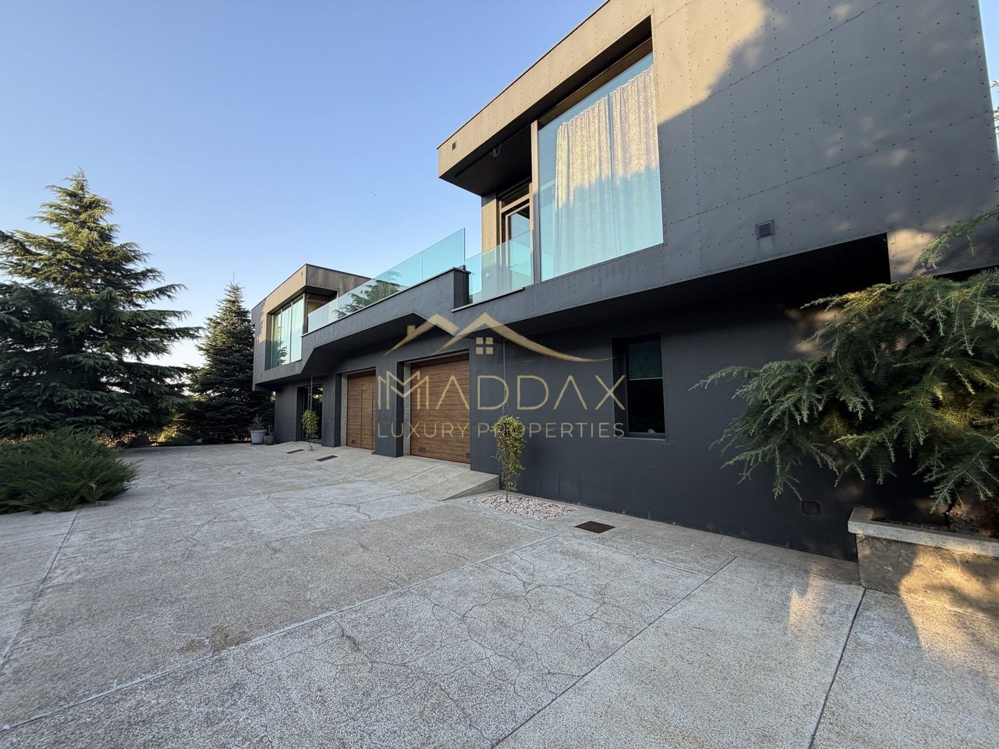 Vila Exclusivista *2223mp teren* / Piscina proprie / 5 garaje / Otopeni - Poză 4