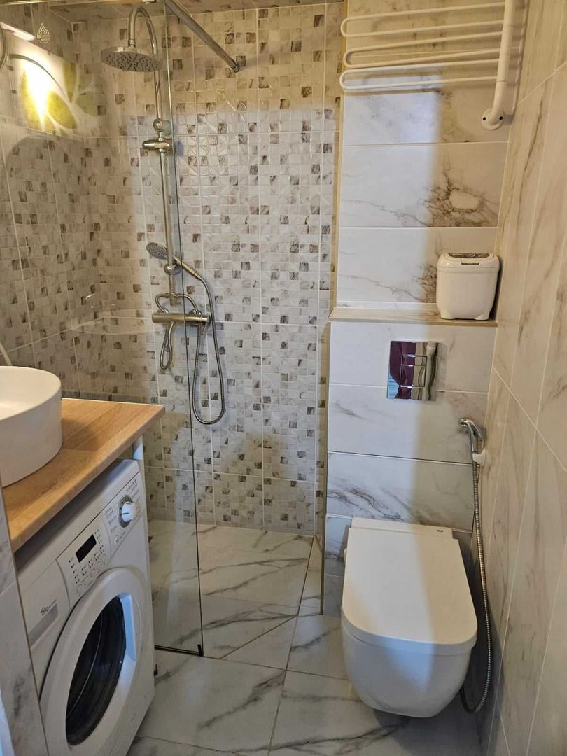 Central, Garsoniera langa metrou, renovata recent - Poză 3