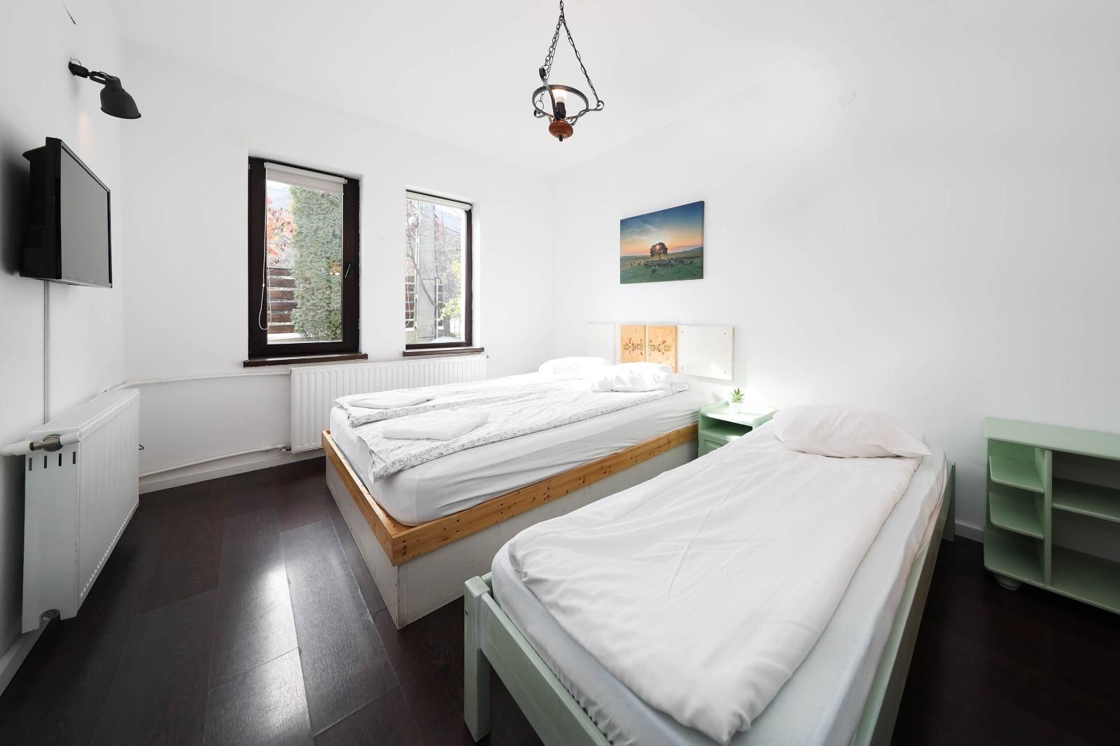 Vilă spațioasă de vânzare în Predeluț, Bran | 2000mp - Poză 25