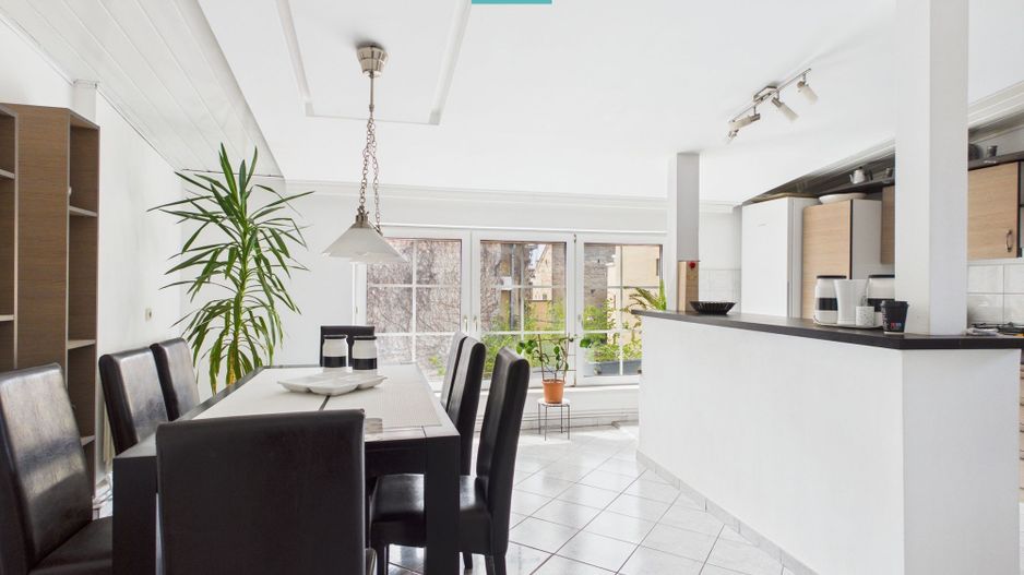 Apartament spațios în clădire ultracentrală - Poză 4