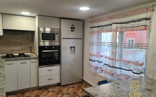 Casă cu 5 camere,  S+P+Mansarda-zona centrală Oradea(Strada Primariei) - Poză 10