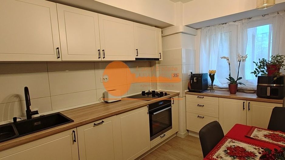 4 camere - 4 Minute de Metrou Lujerului - Poză 1