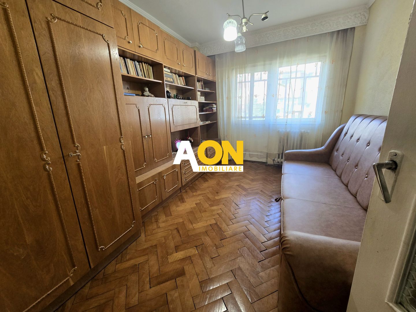 Apartament 3 Camere, 2 Bai, 2 Balcoane, Zona Cetate - Poză 8
