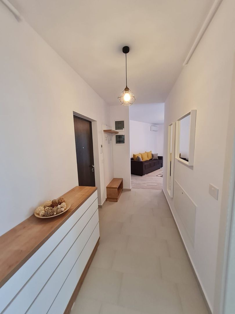 Lux la 10 minute de Iulius Town - Poză 14