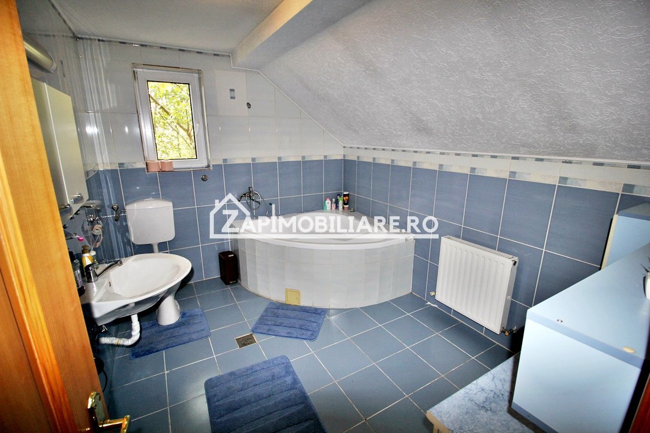 Casa 4 camere,2 bai,1 garaj,150mp,688 mp teren, 0% comision - Poză 6