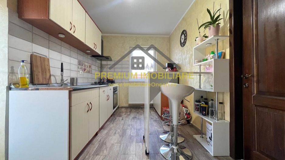 Casa de vanzare in Onesti - Poză 14