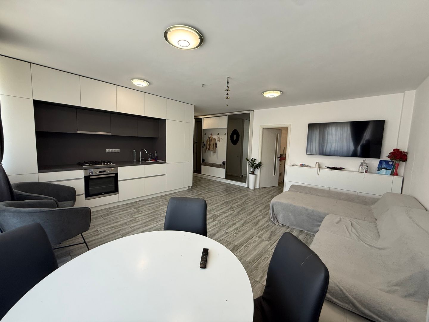 0% COMISION Apartament cu 2 camere și terasă de 53 mp , Zona VIVO - Poză 1