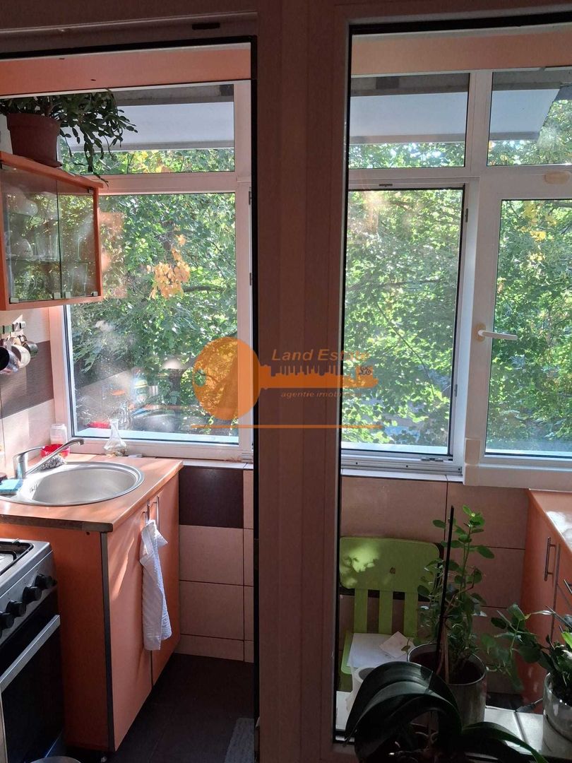 Apartament 2 camere (transformat in 3) la 2 min Metrou Aurel Vlaicu - Poză 8