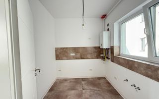 Bucatarie inchisa. Etaj 1. Loc de parcare. Asfalt. - Poză 5