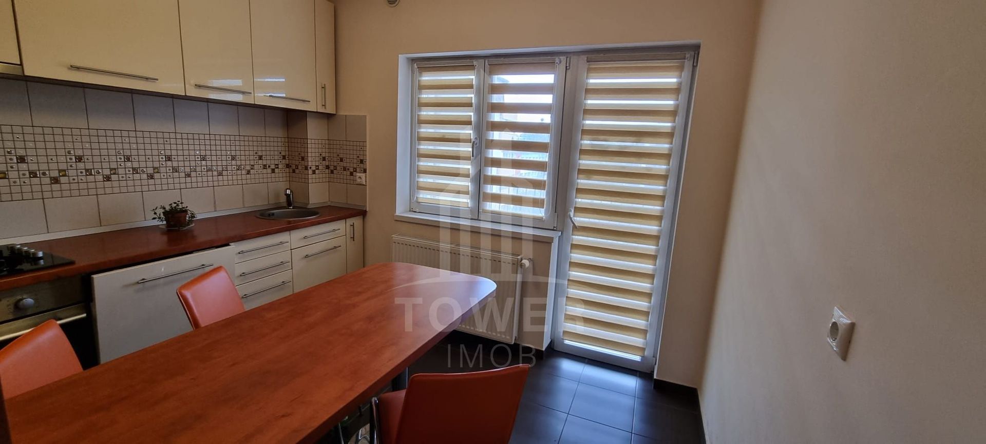 Aprtament spatios cu trei camere in Turnisor 85 mp - Poză 4