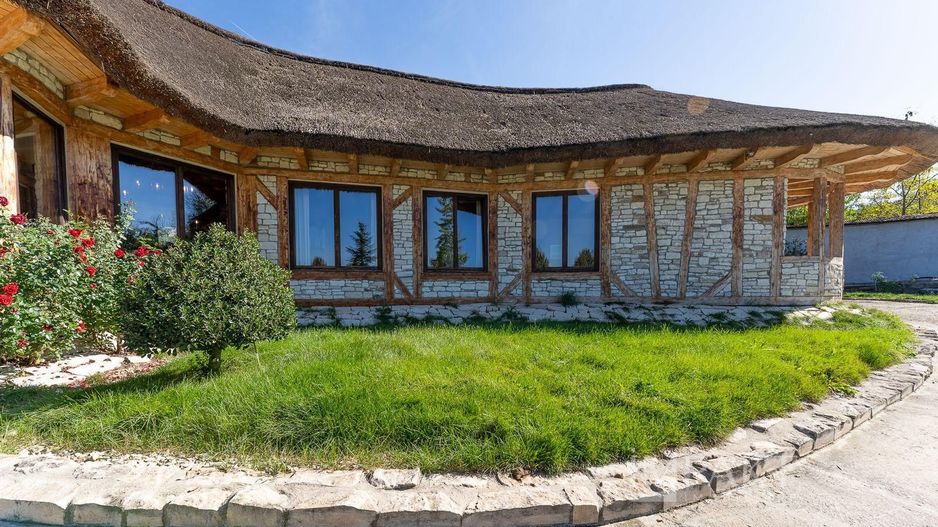 De vanzare casa unica pe teren de 3400mp, cu iaz si gradina - Borhanci - Poză 20