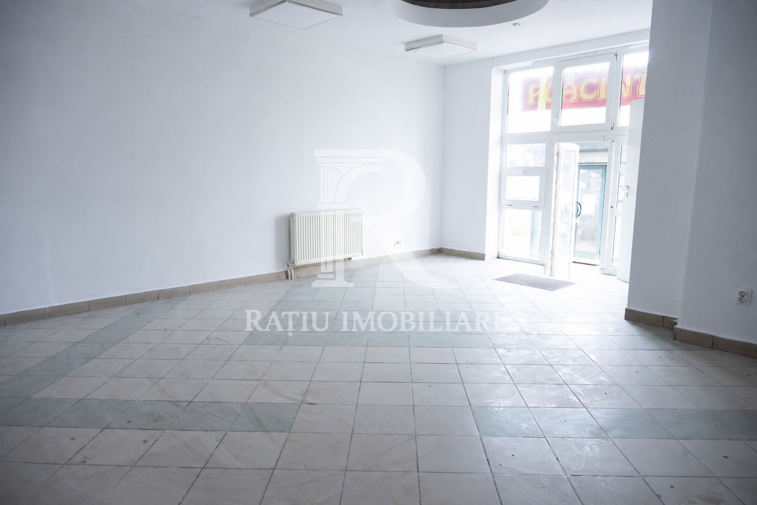Spațiu Comercial | Bulevardul Decebal | Parter | 80 mp utili | Oradea - Poză 1