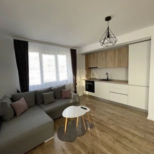 Apartament de vanzare cu 3 camere in Floresti. - Poză 2