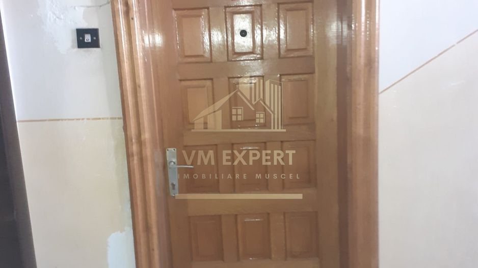 APARTAMENT 2 CAMERE, CAMPULUNG, ETAJ 3, GRUI - Poză 3