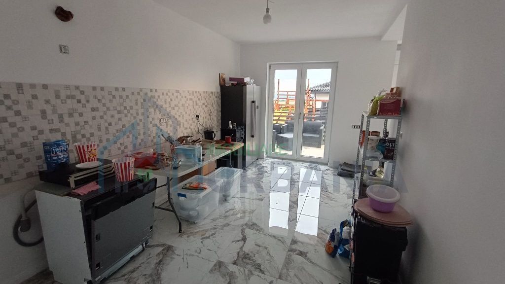 Casă de vânzare în Aroneanu, str. Busuiocului: 4 dormitoare, 3 băi, living open space, suprafață utilă 150 mp, teren 550 mp - Poză 5