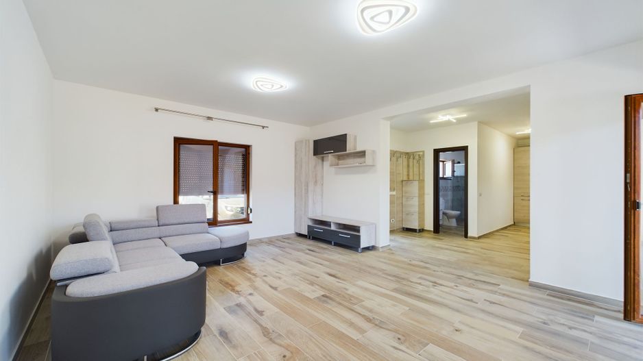 Casă modern finisată și utilată în Săcălaz - Poză 1