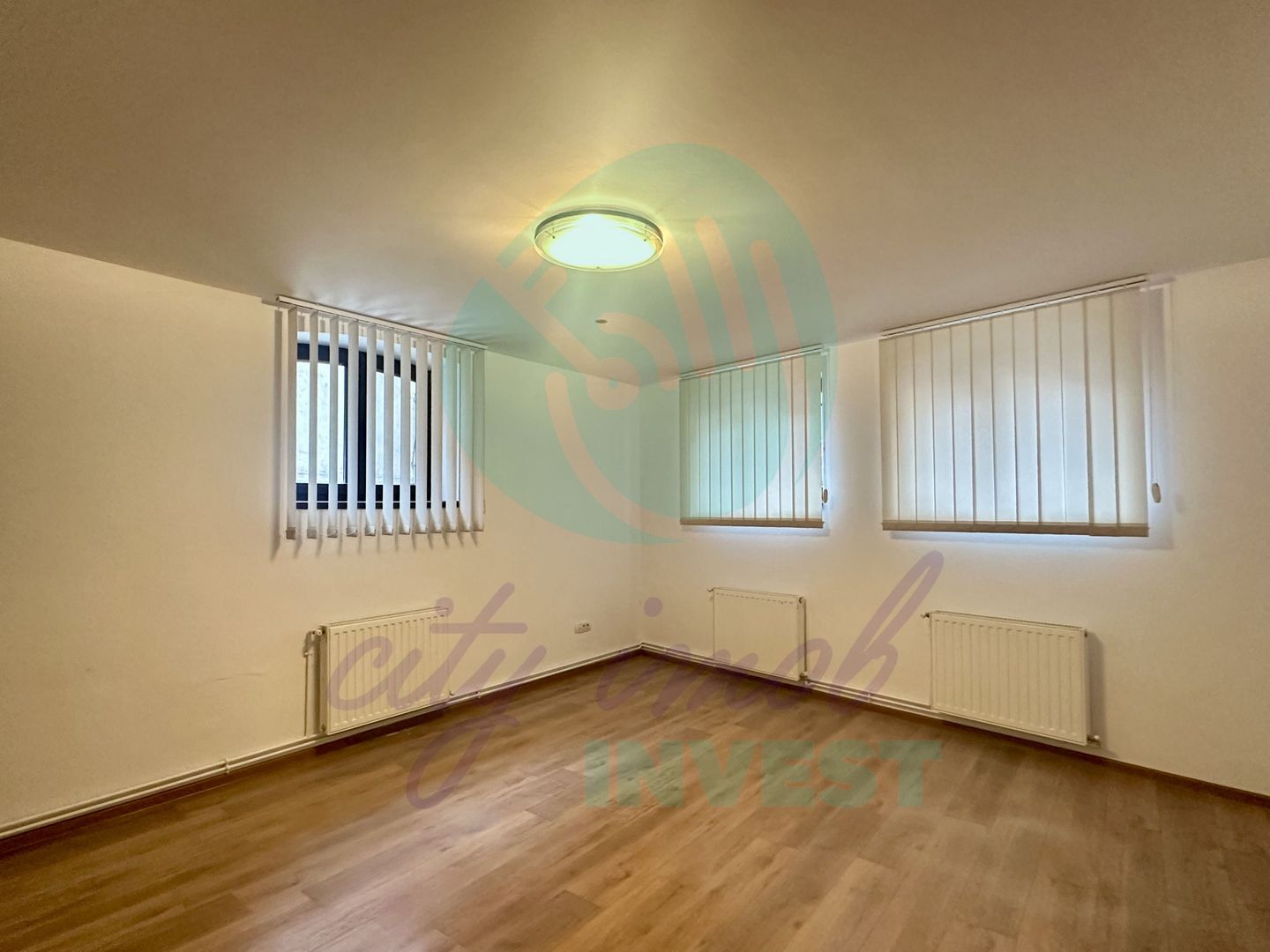 Casa eleganta si curte proprie de 71 mp in zona Plantelor - Poză 11