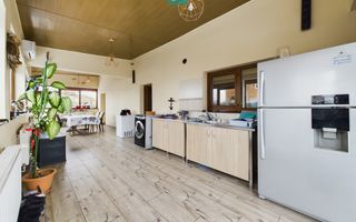 Casă Impresionantă Curte Generoasă Construcție de Calitate Berceni - Poză 3