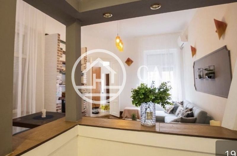 Apartament de vânzare cu 3 camere în zona Ultracentrală, Oradea - Poză 5