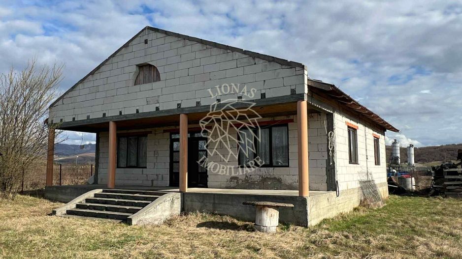 Casa 3 camere 83 mp+terasa 10 mp-teren 800 mp-livada-Livezile - Poză 1