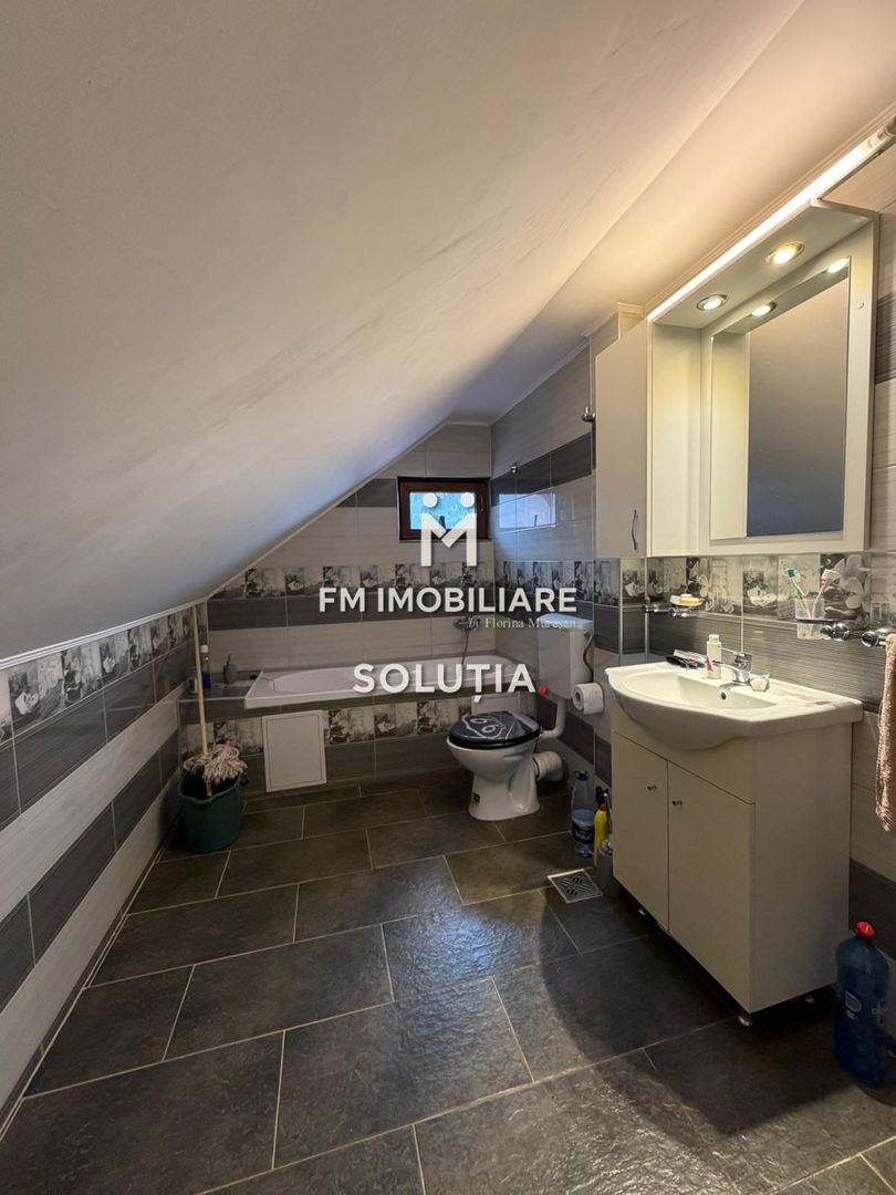 Casă de  vânzare cu vedere panoramică - Poză 20