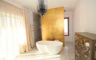 Casă / Vilă cu 8 camere de vânzare în zona Est - Poză 12