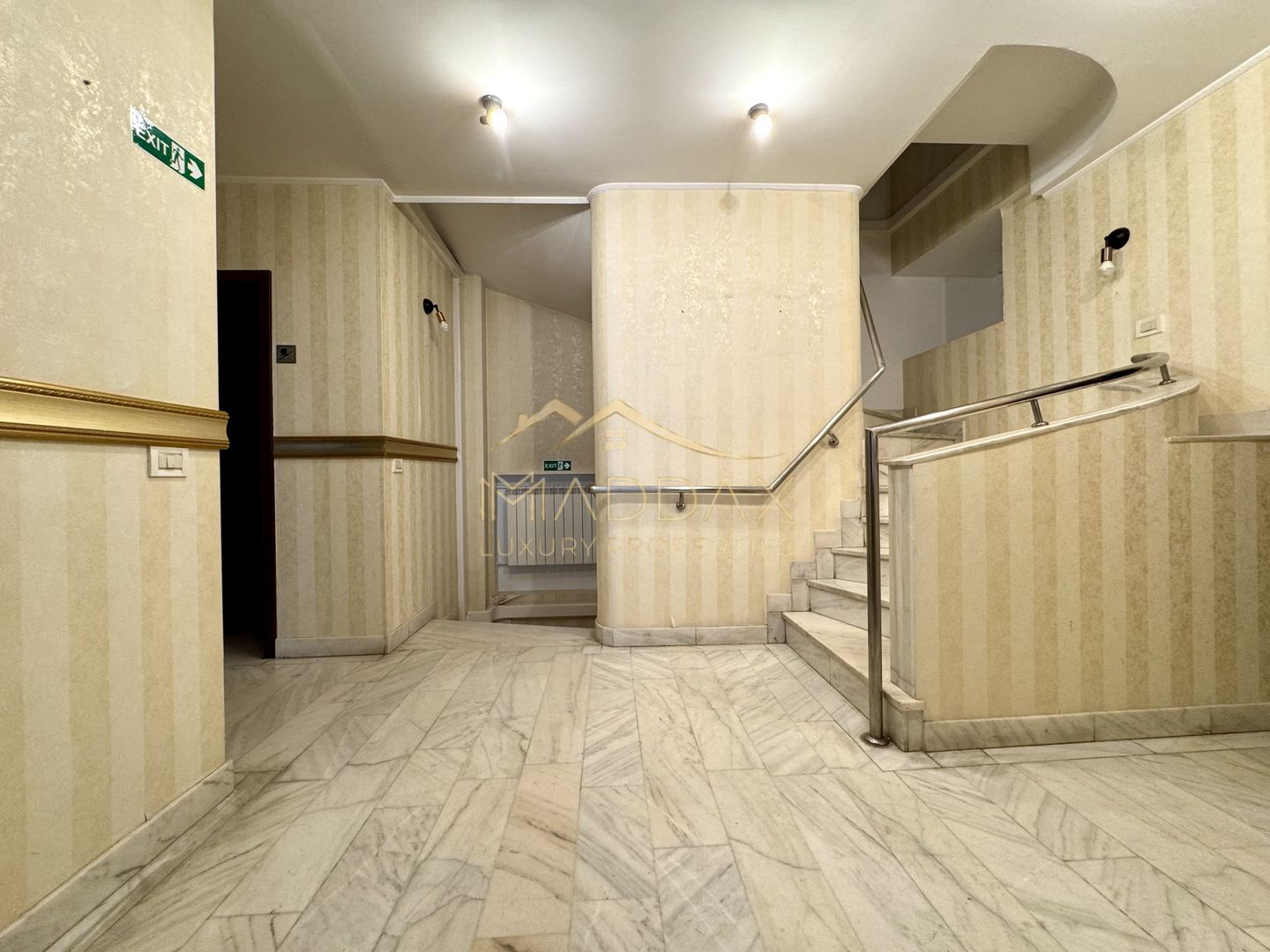 Vila centrala cu 13 camere *460mpu* + garaj // Dorobanți - Poză 22