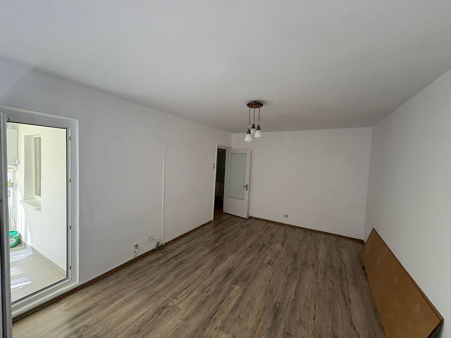 De inchiriat apartament cu 2 camere nemobilat, I. C. Frimu, etaj 3, 300 Eur - Poză 5